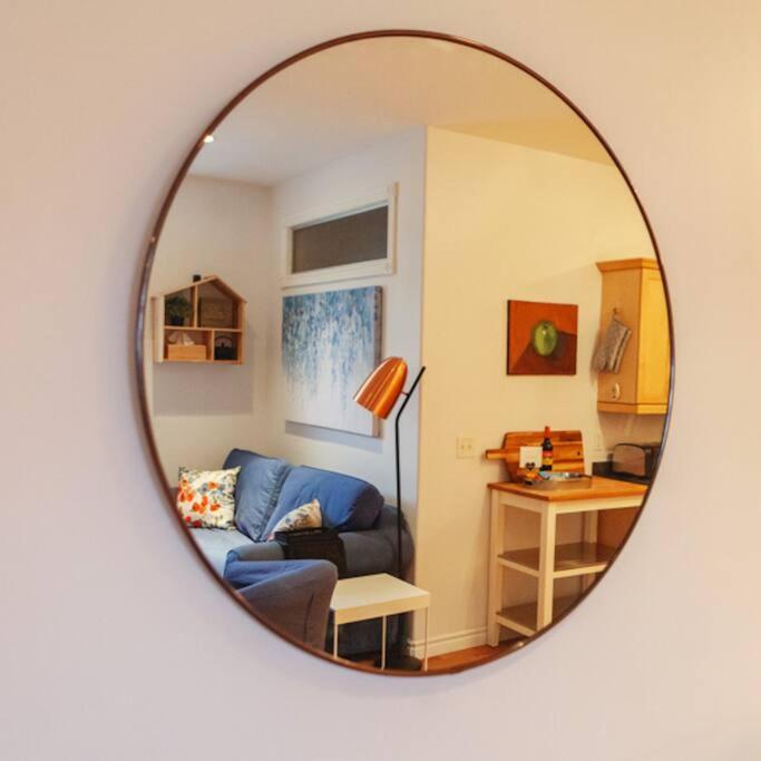 Large Upstairs Flat In Downtown Century Building Belleville Exterior foto